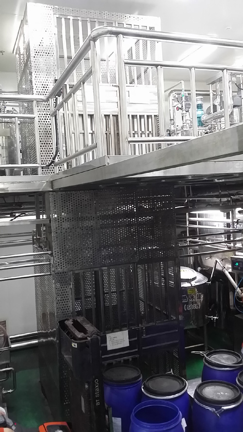 不銹鋼導(dǎo)軌升降機(點擊查看)